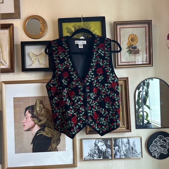 Whimsigoth velvet rose vest - Picture 2 of 6